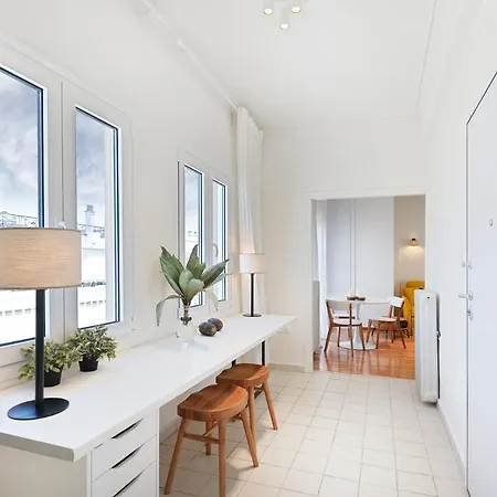 Modern Penthouse Overlooking Halkis Apartamento *